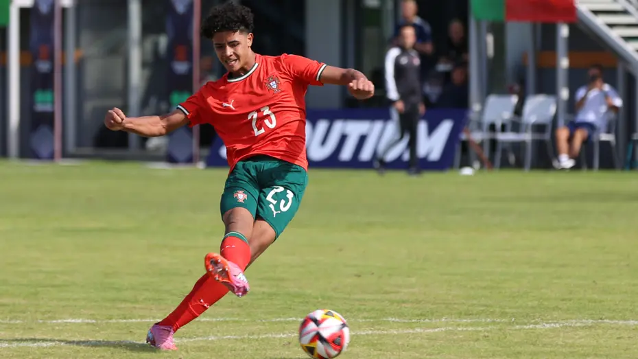 Cristiano Ronaldo'nun oğlu, Türkiye'de ilki yaşadı: Milli maçta kariyerinin sonunda bile hatırlayacağı an - 3 Cristiano Ronaldo'nun oğlu, Türkiye'de ilki yaşadı: Milli maçta kariyerinin sonunda bile hatırlayacağı an - 3