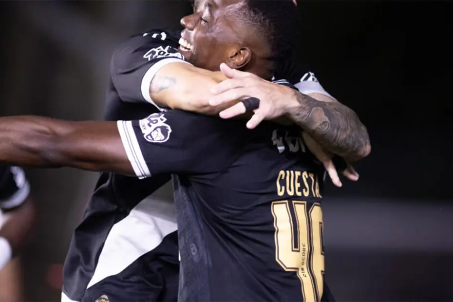 Carlos Cuesta, Brezilya'yı salladı: 10 kişi kaldılar, sonrasında yaptıkları maça damga vurdu - 2