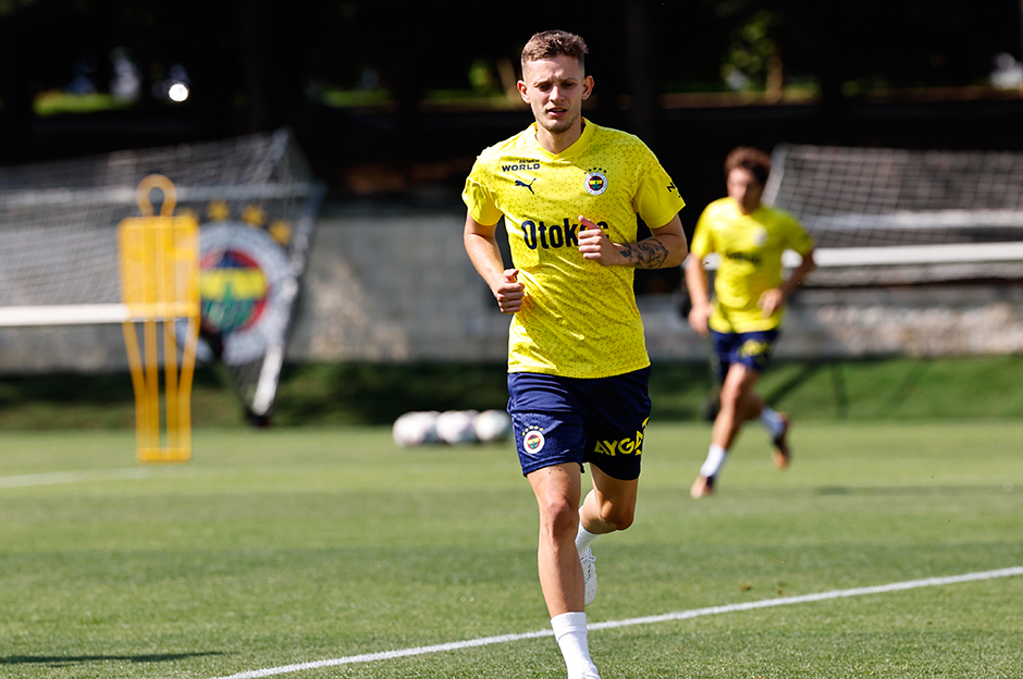 Szymanski: Kanatta oynamaktan haz etmiyorum