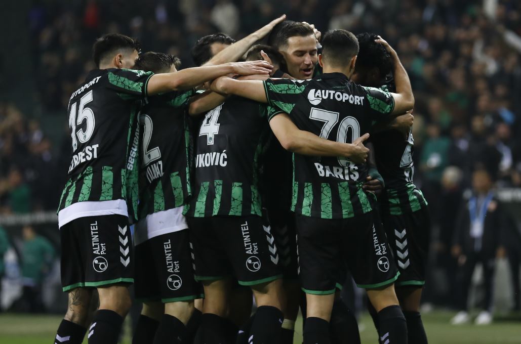 Süper Lig'in yeni ekibi Kocaelispor resmen açıkladı: Arka arkaya imzalar