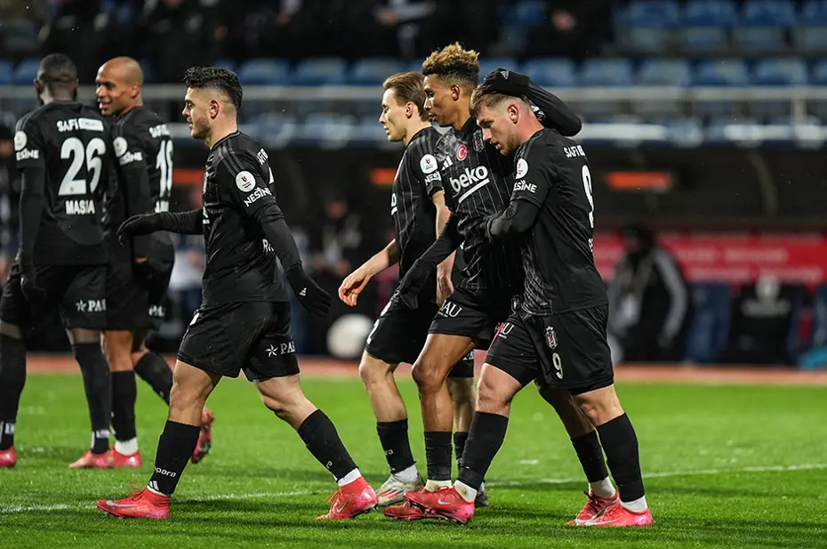 Süper Lig'de derbi sonrası şampiyonluk oranları güncellendi - 9