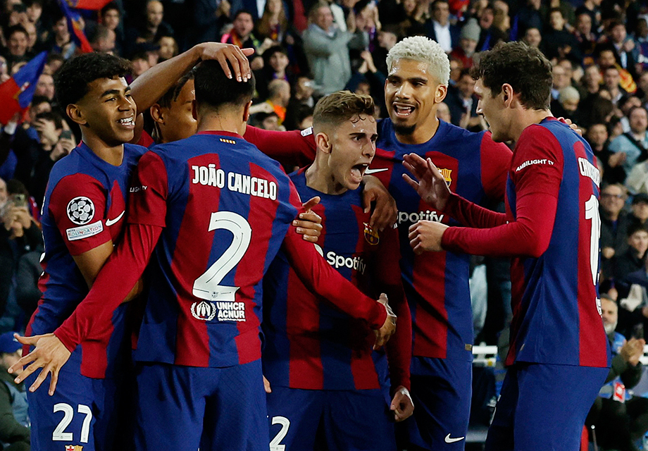 Barcelona, Napoli'yi eleyerek çeyrek finale çıktı