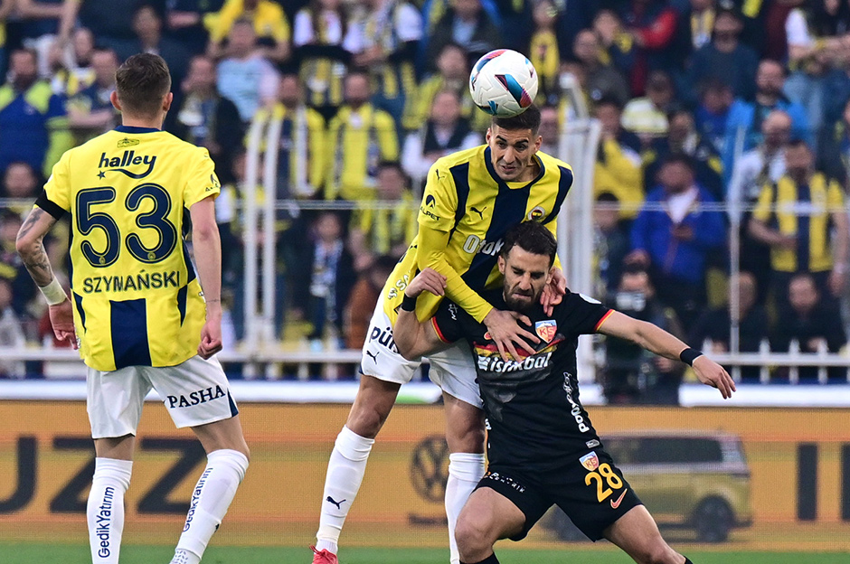 Fenerbahçe 90+4'te yıkıldı: Şampiyonluk yolunda Kayserispor'dan ağır darbe