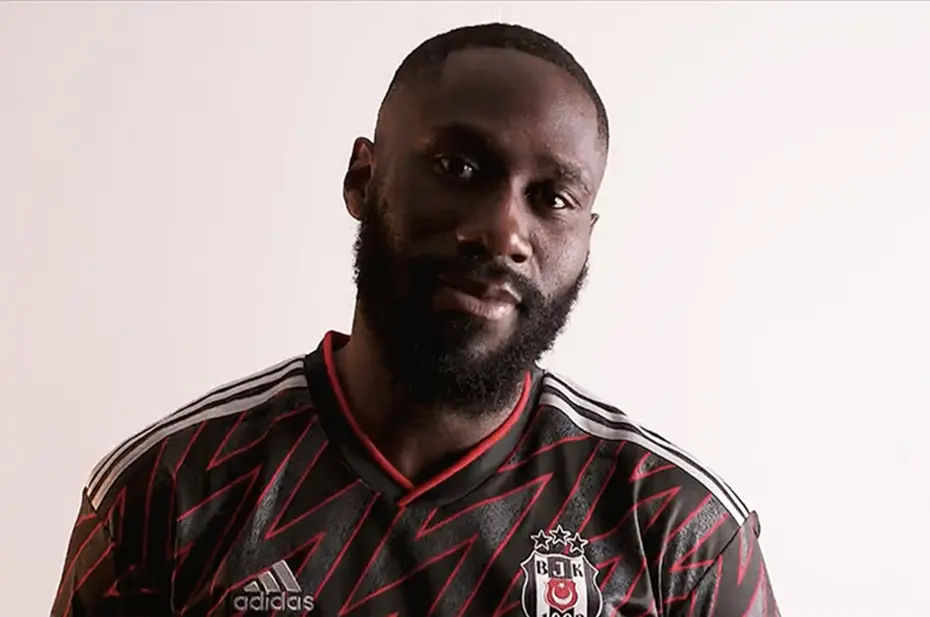 Beşiktaş'ta kriz: Apar topar gönderilmek istenen ismin sözleşmesindeki madde şok etti - 2 Beşiktaş'ta kriz: Apar topar gönderilmek istenen ismin sözleşmesindeki madde şok etti - 2