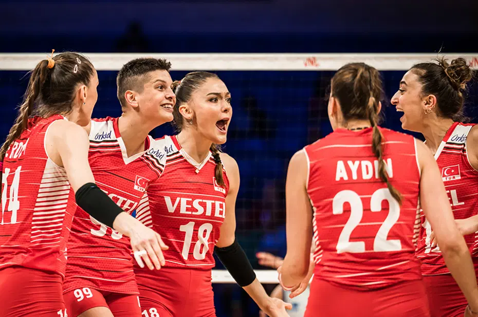 Dünyanın en zengin kadın voleybolcuları belli oldu: Zehra Güneş ve Ebrar Karakurt da listede - 3