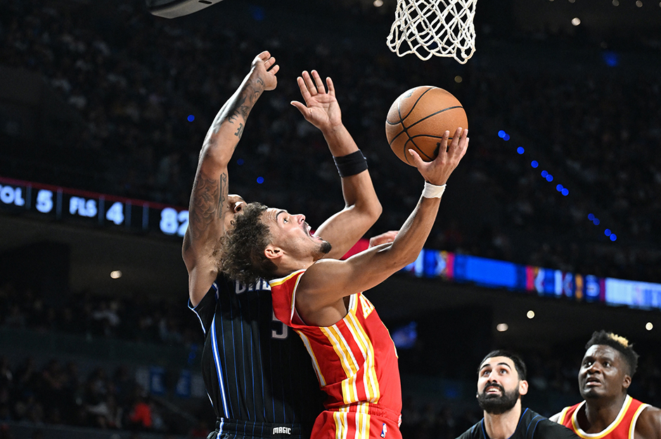 Atlanta Hawks, Trae Young farkıyla kazandı