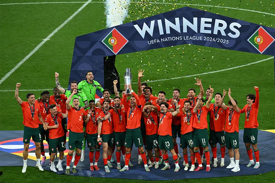 Portekiz-İspanya finalinde korkunç olay: Tüm müdahalelere rağmen hayatını kaybetti - 2 Portekiz-İspanya finalinde korkunç olay: Tüm müdahalelere rağmen hayatını kaybetti - 2