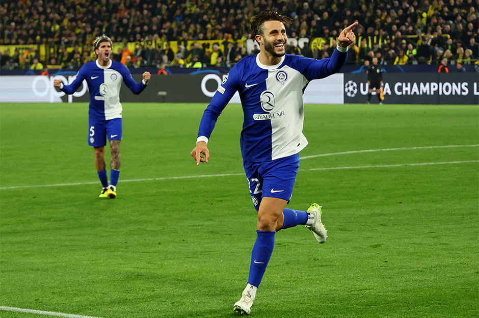 Beşiktaş'tan stoper hamlesi: Menajeri İstanbul'a davet edildi