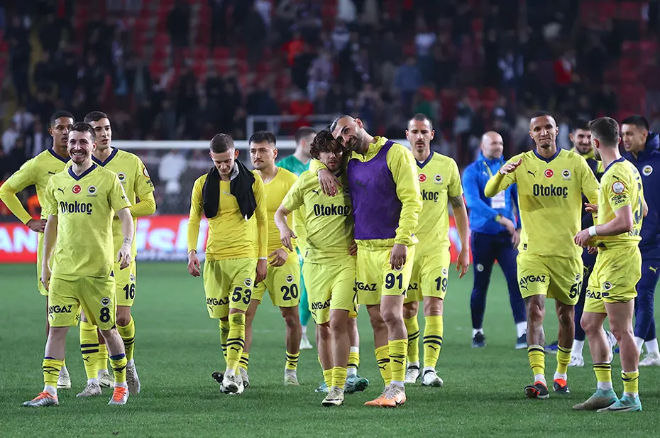 Tugay Kerimoğlu'ndan maç sonrası Cengiz Ünder'e sitem: Kendisini örnek verdi - 3