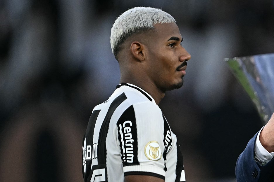 Fenerbahçe'nin teklifi ortaya çıktı: Brighton, Brezilyalı sol bekin peşinde