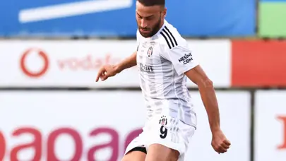 Cenk Tosun'dan takım arkadaşına; "Bizi maçta tutan o oldu"