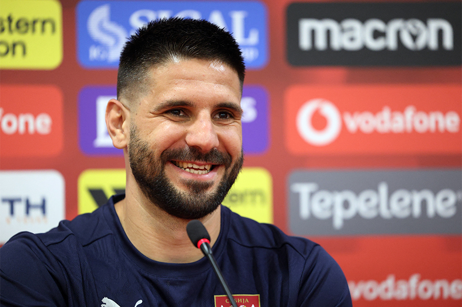 Fenerbahçe'de büyük sürpriz: Mitrovic'in bonservisi belli oldu