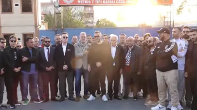 Beşiktaş'tan gözaltına alınan Sezgin Gülnar'a destek