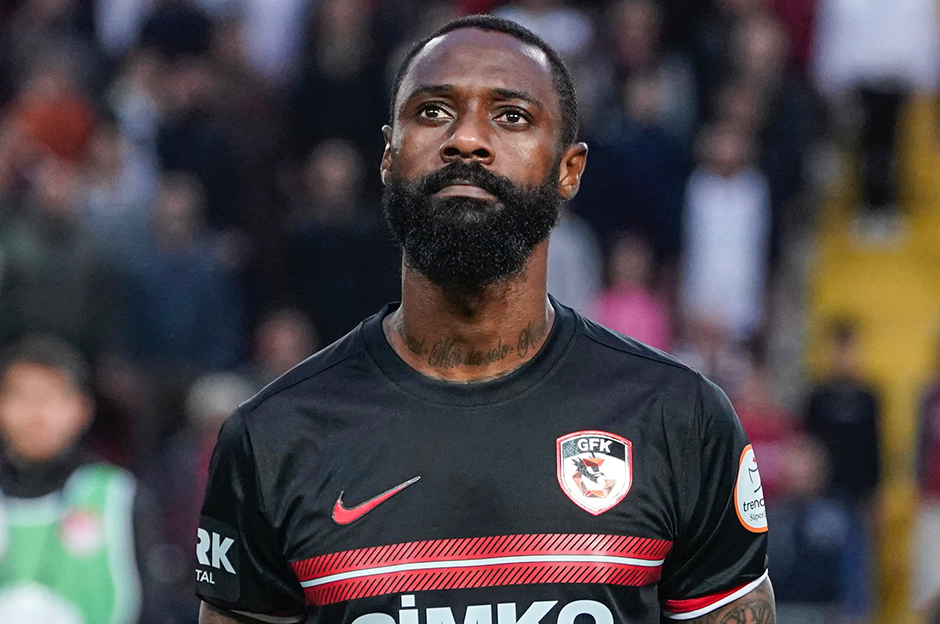 Kardeşinden acı haber gelen N'koulou, takımını yalnız bırakmadı