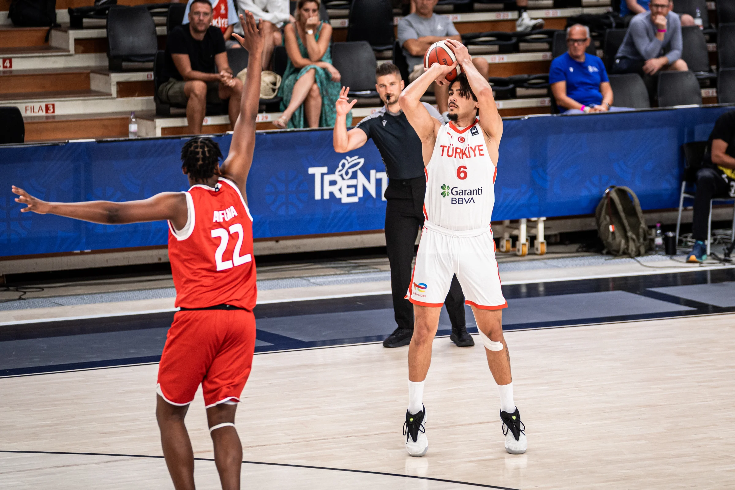 Ay-yıldızlılar U18 Avrupa Şampiyonası'nda çeyrek finale yükseldi
