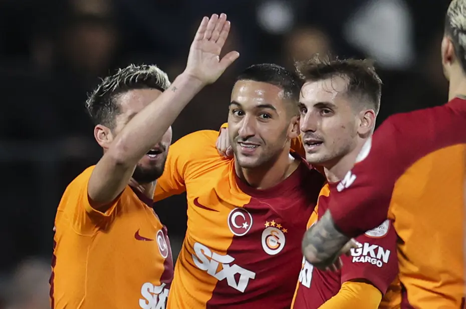 Hakim Ziyech için transfer iddiası: Takım arkadaşı duyurdu - 4