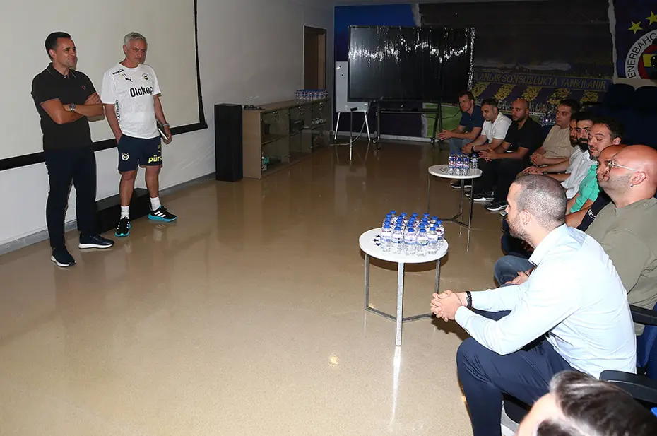 Samandıra'da mesaiye başlayan Mourinho'nun teknik ekibi belli oldu - 4 Samandıra'da mesaiye başlayan Mourinho'nun teknik ekibi belli oldu - 4