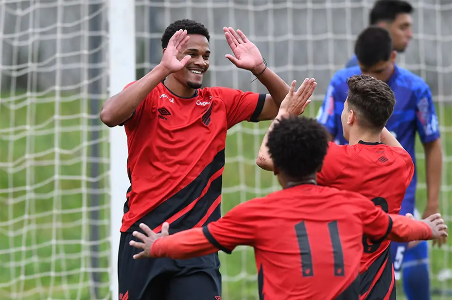 Göztepe, 20'lik Brezilyalıya imzayı attırdı - 3