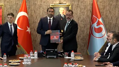 Trabzonspor'un yeni yönetimi mazbatasını aldı