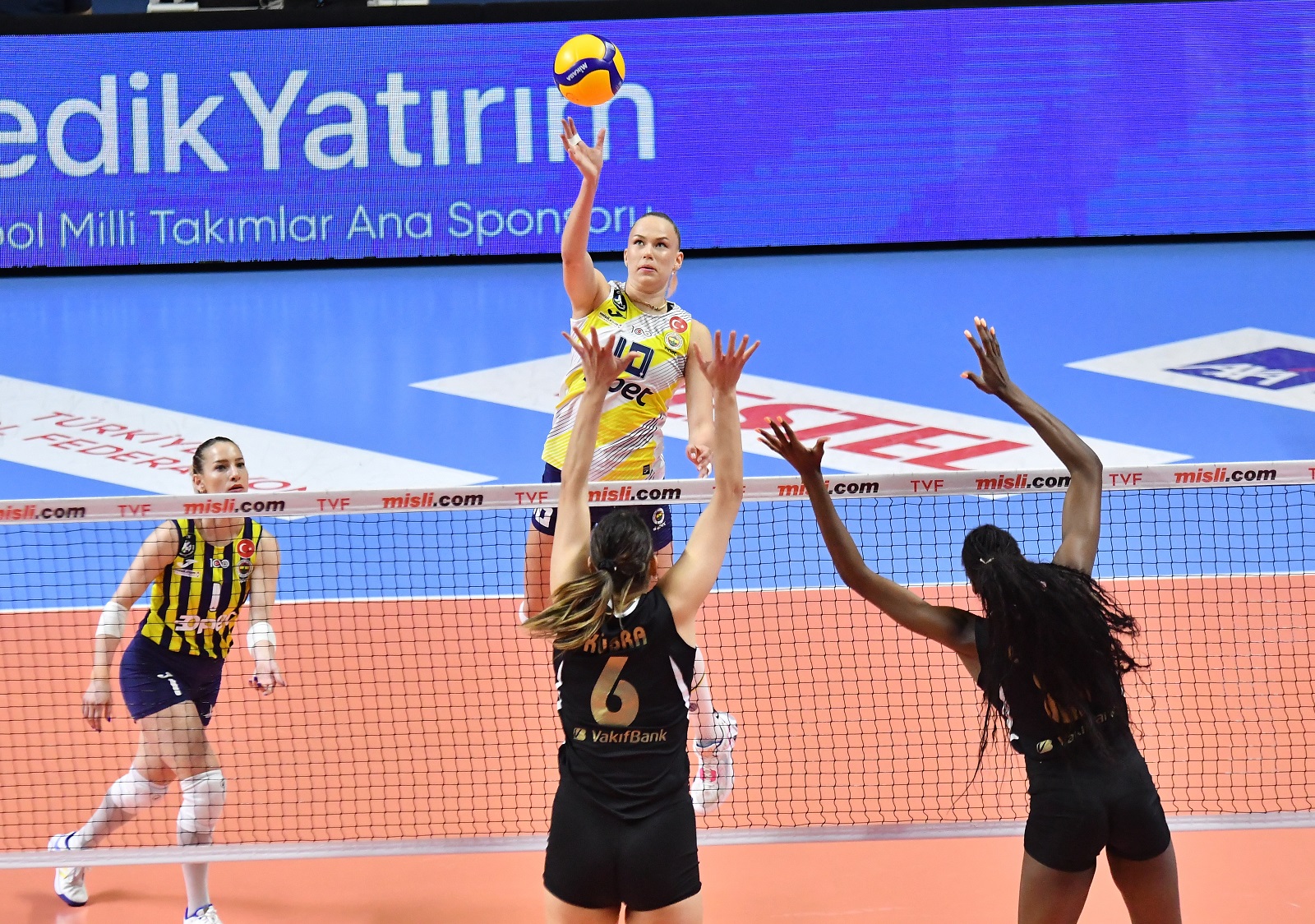 Sultanlar Ligi'nde finalin adı belli oldu