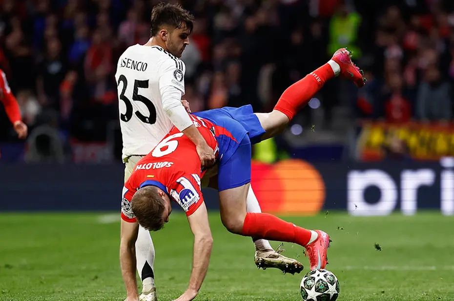 Real Madrid'in elini kolunu bağlayan olay: Genç yıldıza soruşturma açıldı - 3 Real Madrid'in elini kolunu bağlayan olay: Genç yıldıza soruşturma açıldı - 3