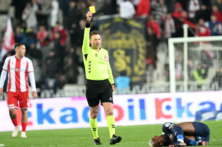 Trio'da Sivasspor-Fenerbahçe maçına damga vuran pozisyon tartışılmadı bile: "Açık, bariz, net..." - 5 Trio'da Sivasspor-Fenerbahçe maçına damga vuran pozisyon tartışılmadı bile: "Açık, bariz, net..." - 5