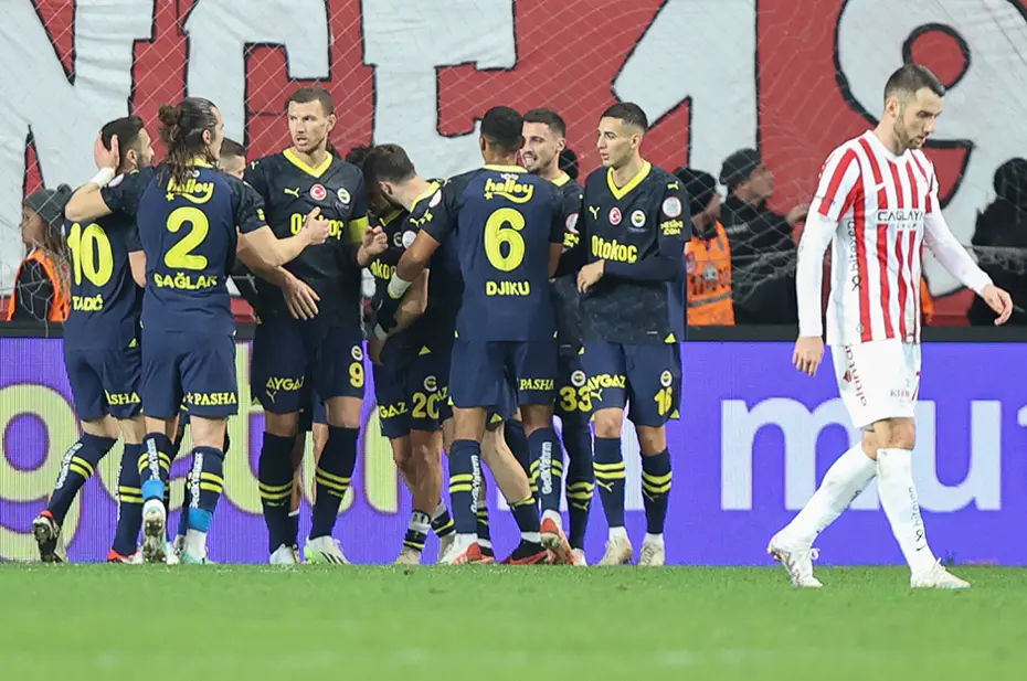 Nisan ayında Fenerbahçe'yi bekleyen zorlu fikstür: 2 derbi, 2 çeyrek final maçı - 6 Nisan ayında Fenerbahçe'yi bekleyen zorlu fikstür: 2 derbi, 2 çeyrek final maçı - 6