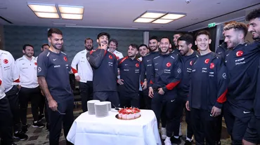 A Milli Takım'da Ozan Kabak'ın doğum günü kutlandı
