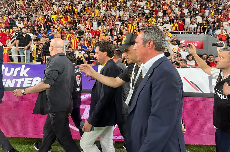 Fenerbahçe'den Ali Koç'a yapılan saldırı için sert sözler - 7 Fenerbahçe'den Ali Koç'a yapılan saldırı için sert sözler - 7