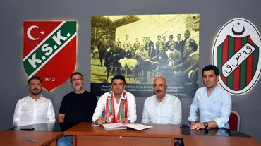 Karşıyaka yeni hocasına imzayı attırdı