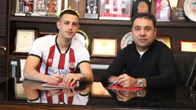 SON DAKİKA | Bartuğ Elmaz resmen Sivasspor'da
