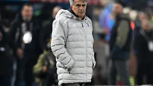 "Trabzonspor efsanesinin yeri protokol tribünü olmalı" | Spor yazarları Trabzonspor için ne dedi? "Trabzonspor efsanesinin yeri protokol tribünü olmalı" | Spor yazarları Trabzonspor için ne dedi?