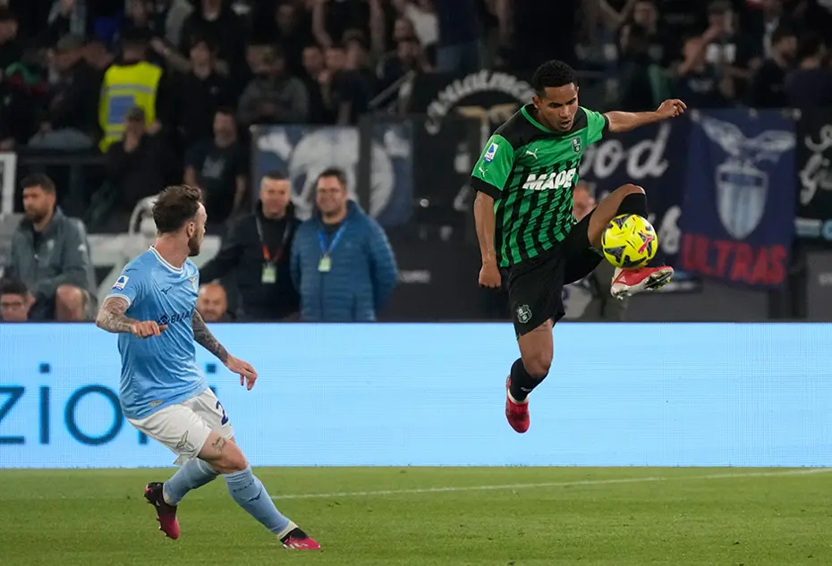 Bonservisine 17 milyon Euro ödenen sol beki Galatasaray'a yazdılar - 4