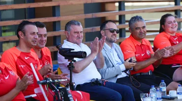 Bakan Bak'tan Paralimpik Oyunları'na hazırlanan sporculara ziyaret