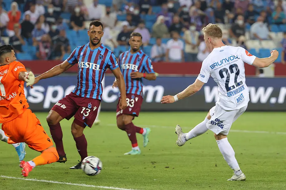 Avcı'nın çalıştırdığı Trabzonspor'a 2 gol, 2 asistle oynamıştı: 2 milyon euroya forvet transferi - 6
