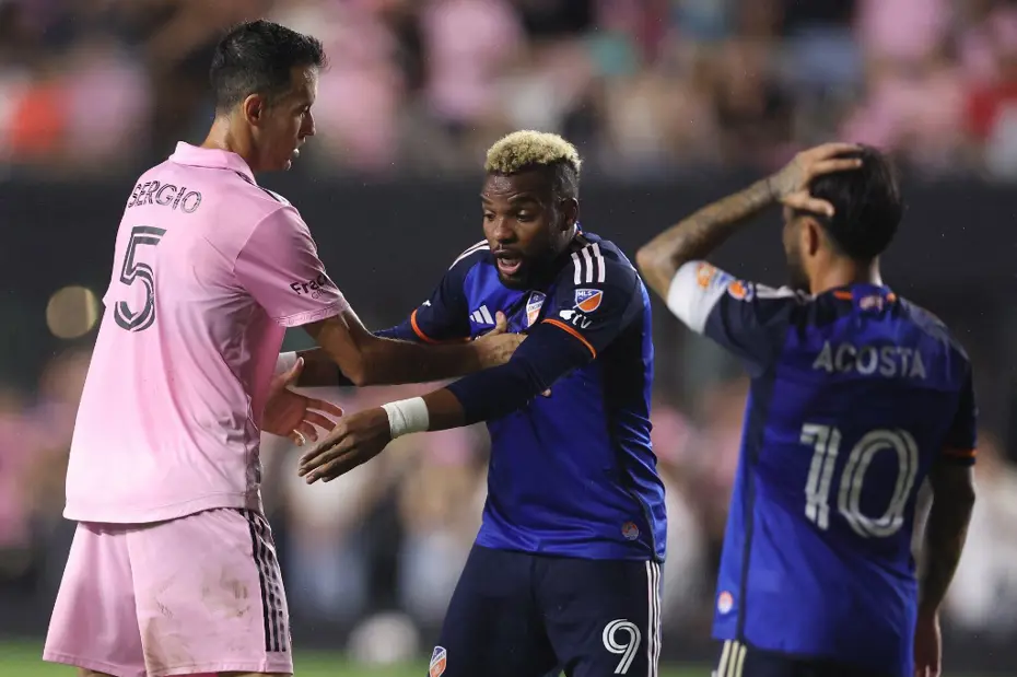 Aaron Boupendza'nın trajik ölümü: 11. kattan düşerek yaşamını yitirdi - 5