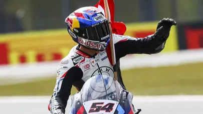 Toprak Razgatlıoğlu rekorunu geliştirdi: Üst üste 13. zafer