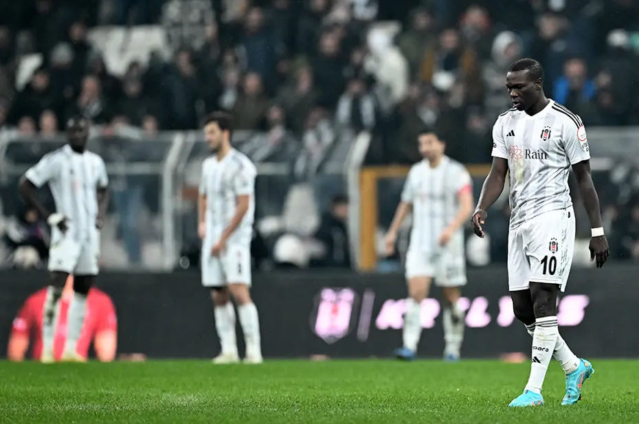 Beşiktaş'ın çilesi bitmiyor: 20 farklı oyuncu, toplamda 41 kez... - 2 Beşiktaş'ın çilesi bitmiyor: 20 farklı oyuncu, toplamda 41 kez... - 2