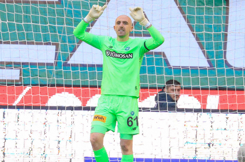 Konyaspor'da kaleci Bernardoni'yle yollar ayrıldı