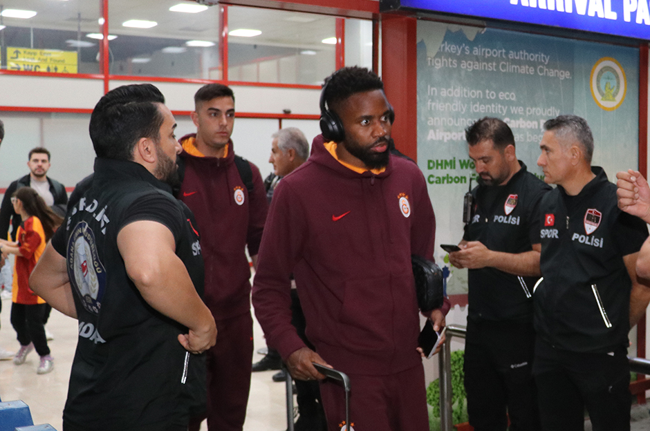 Galatasaray kafilesi Adana'da