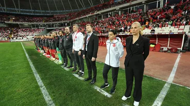 Necla Güngör Kıragası: "Oyuncularımla gurur duyuyorum"