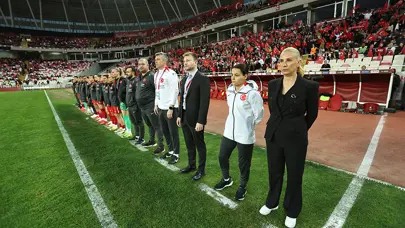 Necla Güngör Kıragası: "Oyuncularımla gurur duyuyorum"