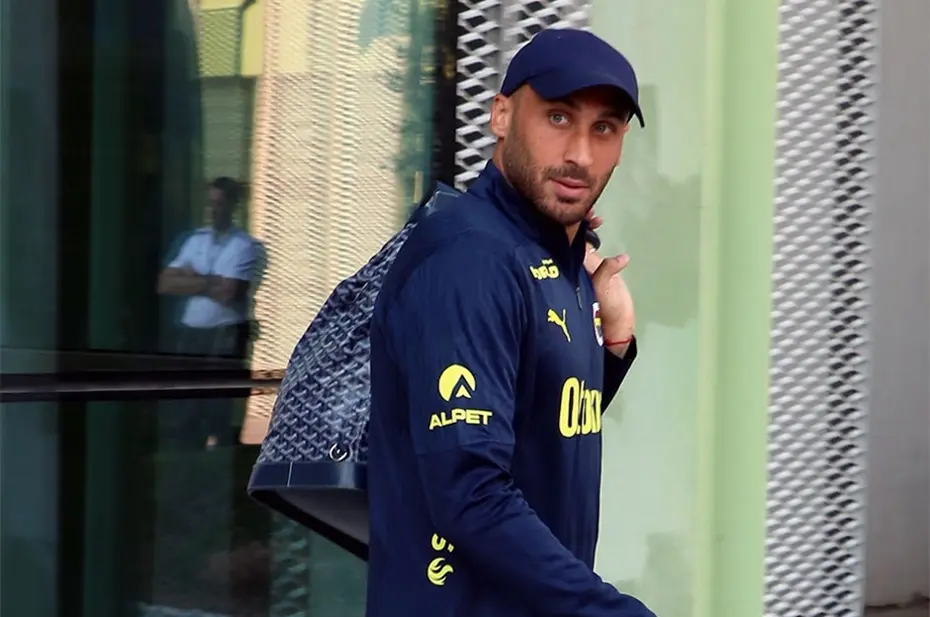 Beşiktaşlı taraftarların tepki gösterdiği Cenk Tosun'dan ilk açıklama - 3