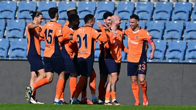 Ghezzal'ın penaltı kaçırdığı maçta Başakşehir kazandı