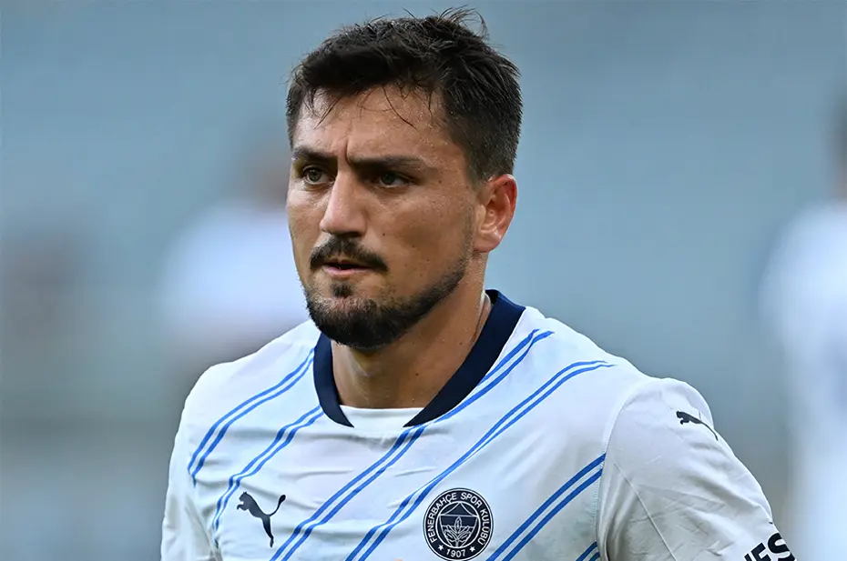 Fenerbahçe'de büyük operasyon: 7 futbolcuyla yollar ayrılıyor - 5