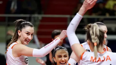 Sultanlar Ligi | Eczacıbaşı Dynavit geriden gelerek kazandı, finale bir adım yaklaştı