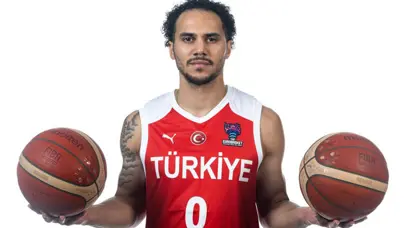 Shane Larkin, Milli Takım'a döndü