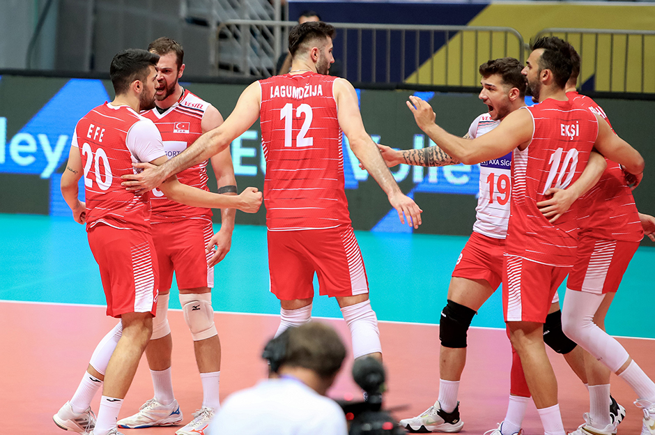 Dominik Cumhuriyeti-Türkiye voleybol milli maçı ne zaman, saat kaçta ve hangi kanalda? Filenin Efeleri çeyrek finalde