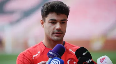 Ozan Kabak: "Forma giymeyi hak ettiğimi düşünüyorum, oynamayı bekliyordum"