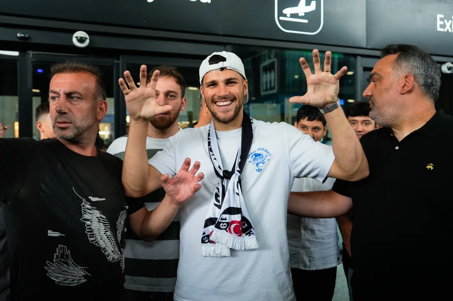 Beşiktaş ilk transferini resmen duyurdu - 1